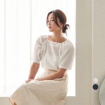 아피나르 스퀘어넥 퍼프 반팔 블라우스