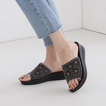 니나스파리 스타 큐빅 펀칭 슬리퍼