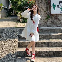화이트 프릴 V 넥 미디 원피스
