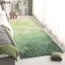 초록빛 적막 거실 러그 긴 침대 옆 러그 램스울 침실 침대 앞 소파 티테이블 러그 창문 날리는 매트