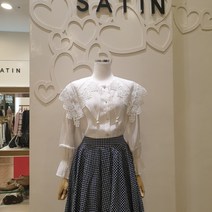 샤틴 봄 레이스 빅 카라 블라우스