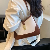 대행사 이보영 가방 배색 캐주얼 호보백 고아인 숄더백 얀가방 퀼팅백 비건 새들백 쇼퍼백 버킷백 레더백 금새록 디자이너브랜드 반달백
