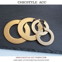 인터넷 연예인 13C 말리 먼로 같은 스타일 우아한 유럽과 미국의 과장된 기질 미니멀리스트 티타늄 스틸 골드 라운드 링 귀걸이 여성을위한