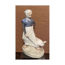 로얄 코펜하겐 Porcelain 미니 조각상 피겨린 Goose Girl No. 528 Excellent Condition 7.25”