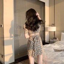 휴양지원피스 바캉스 웨어 해외여행 꽃무늬 다낭 동남아 원피스 원피스맛집 미니멈 휴양지 땡땡이 몰디브 2월하객룩 여름옷 흰색 결혼식복