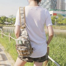 <ch>개성넘치는 스트릿크로스백 남녀공용 캐주얼 밀리터리 크로스백” class=”wr-img”></a></div></p></div></p></div></p></div><div class=