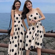 여성 여름여행 바캉스 데이트 도트무늬 민소매 원피스