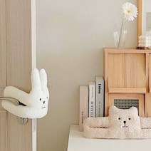 모서리보호 토끼 곰 인형 문 손끼임방지 도어스토퍼, 1-도어스토퍼-곰