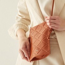 헤지스 KEW 퀼팅 패턴 미니 크로스백