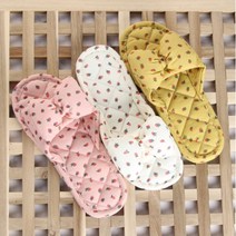 딸기 리본 발망치 쿠션 푹신한 층간소음방지 어린이집 교사 실내화 거실화 슬리퍼, 아이보리