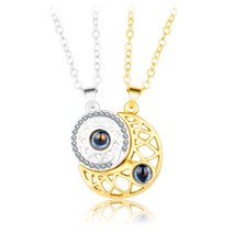 Luowice 100가지 언어 자석 목걸이 투영석 일월 커플 목걸이 자석 펜던트 액세서리 한 쌍