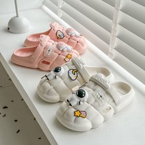 MOHEGIA 여름 샌들과 슬리퍼 여성들은 미끄럼 방지 두꺼운 바닥 비치 슬리퍼와 통기성 샌들을 착용합니다.