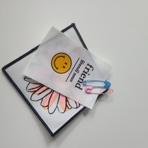 바로발송세일 스마일꽃와펜백참 옷핀 브로치 유니크 라벨 데이지