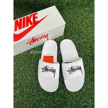 스트릿런 나이키 스투시 베나시 슬라이드 화이트