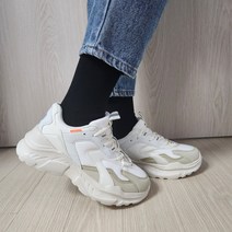 밸롭인천 남녀공용 어글리슈즈 봄버 3가지색상 다리가 길어보이는 커플신발 쿠션좋은 푹신한 발볼넓은 쿠션화 하루종일 신어도 발안아픈 가벼운신발 초경량 깃털같은가벼움 빠른출고