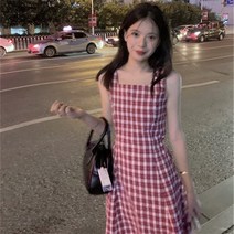 스퀘어 체크 넥 러블리 레드 원피스