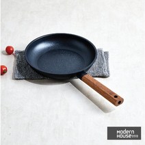 [모던하우스 창원점]기름이 적게드는 티크우드 티타늄코팅 인덕션겸용 프라이팬 24cm_CK0223006