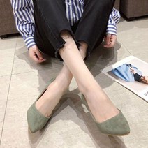 여자 20대 가을 데님 코디룩 페미닌 스타일 펌프스힐