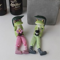 책장 봄인테리어 미니소품 개구리인형2종 앤틱소품 키덜트 기념일선물 친구선물 작업공간 공부방
