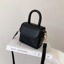 연이랜드 스퀘어 플랩 미니백 크로스백