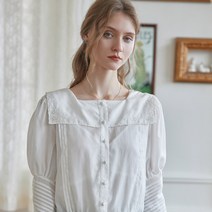 심플레트로 Eliza Floral Embroidered Pleated Blouse