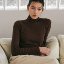 얀써틴 MODERN TURTLENECK KNIT_BROWN (9390458)