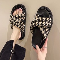 실내화 여름 사무실 퉁굽 여성 키높이 미용실 보급형 체인 슬리퍼 인터넷 연예인 핫 샌들과 겉옷 2023 신작 실내 홈 캐주얼 플립 플롭 두꺼운 밑창 우유 신발