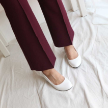 하얀색 낮은굽 구두 펌프스 기본힐 발편한 가을 슈즈