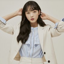SI SI (씨)22S/S 펀칭 레이스 배색 러플 블라우스 (SEBAC2419)