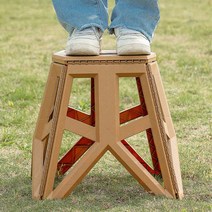 27리빙 튼튼한 플라스틱 접이식 캠핑 보조 스툴, 샌드베이지