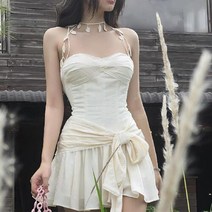 꽃잎 홀터넥 스트랩 주름 원피스