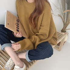 크림슨 라운드 오버핏 니트
