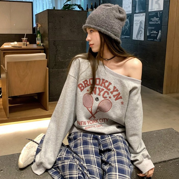 어썸풀 여성용 올리 오프숄더 맨투맨 A25FT080745