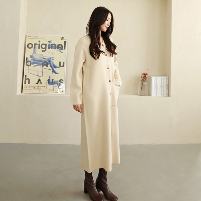 비나인 리비트 버튼 브이 니트 원피스