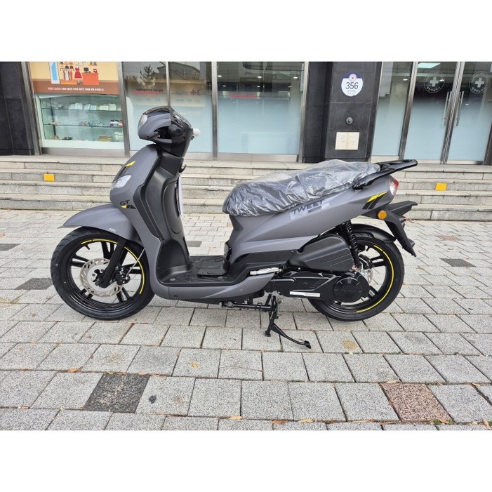 푸조스쿠터 트윗125SYM2023년식 스쿠터PCX125ADV125