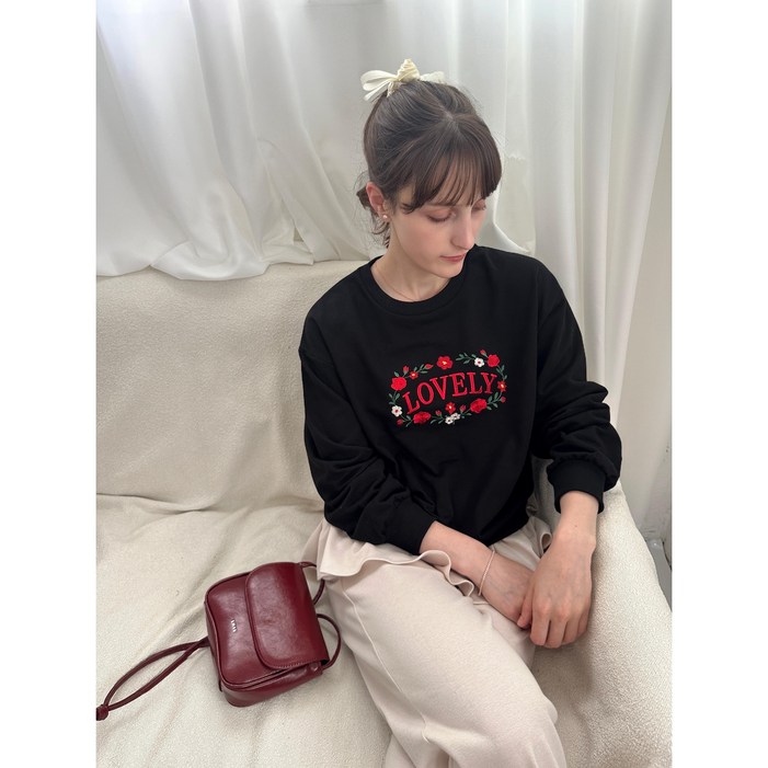 메리브MERYVE러블리자수맨투맨 가을여성 맨투맨 자수맨투맨