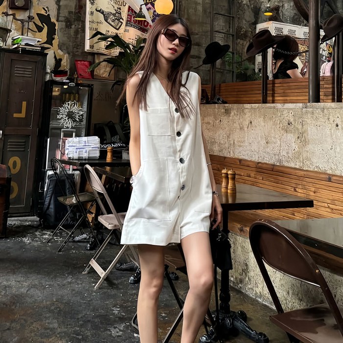JIEVE 여자 여름 패션 싱글 민소매 나시 점프슈트 작은 키 루즈핏  단추 캐주얼 반바지 SL051513