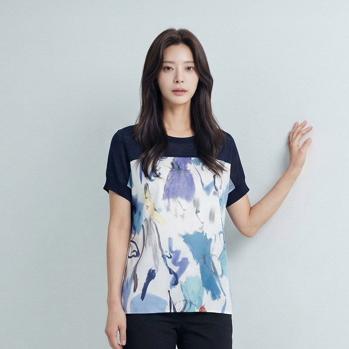 [PAT 여성] 프린트 패치 라운드 스웨터_1I43305