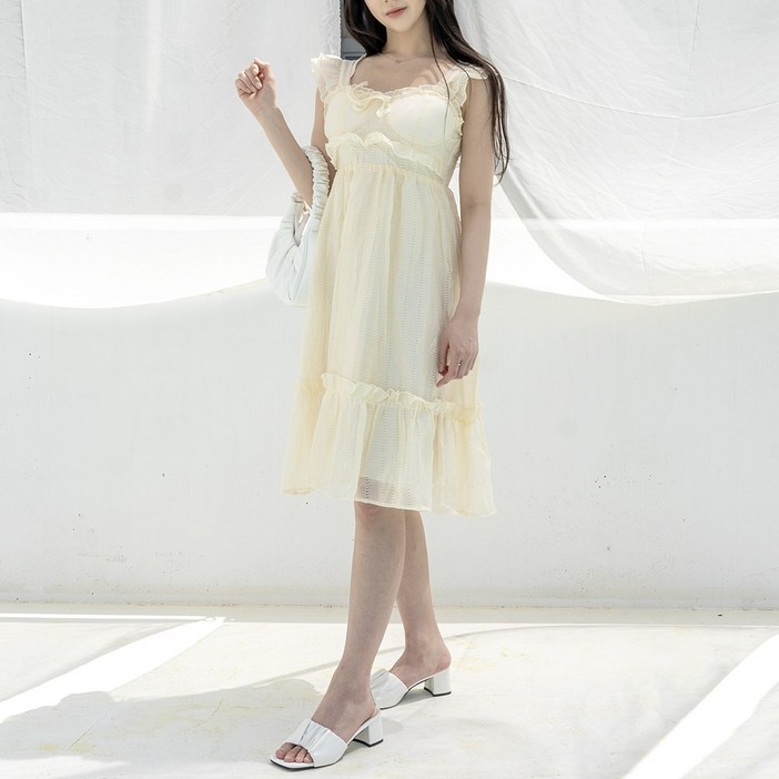 이츠라이프 클래식 퍼프 바캉스 원피스