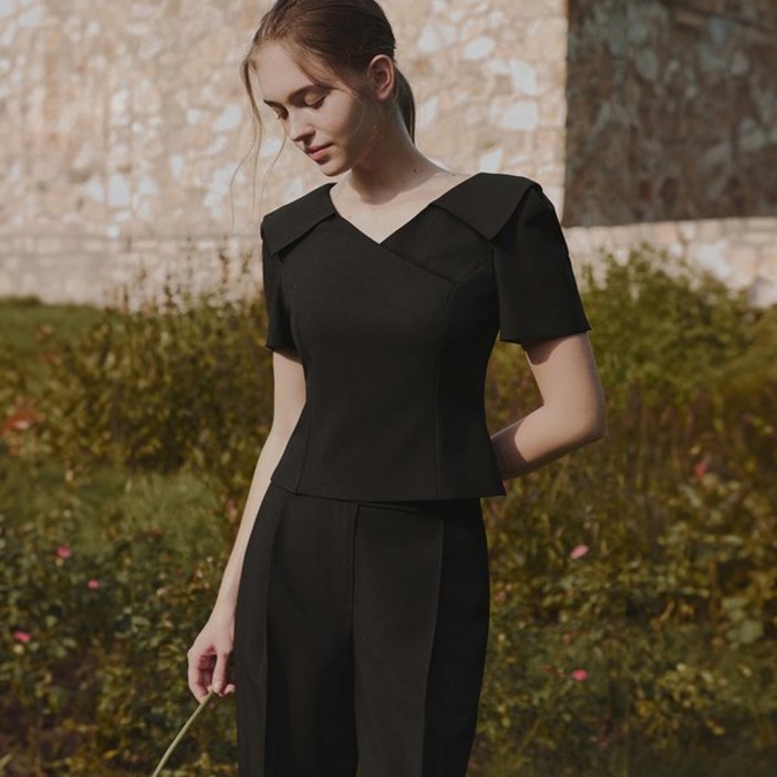 백화점 잇미샤 25 FW 오픈 카라 페미닌 블라우스 ITP8ZBL740 242273