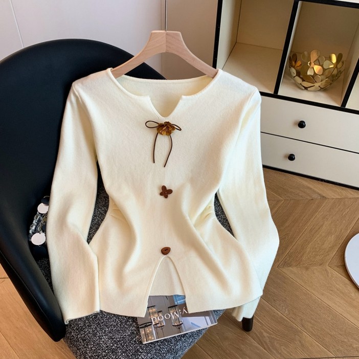 해피유통 여성용 가을 겨울 스위트 브이넥 니트 스웨터 긴팔 예쁜 장식 버터플라이 버튼
