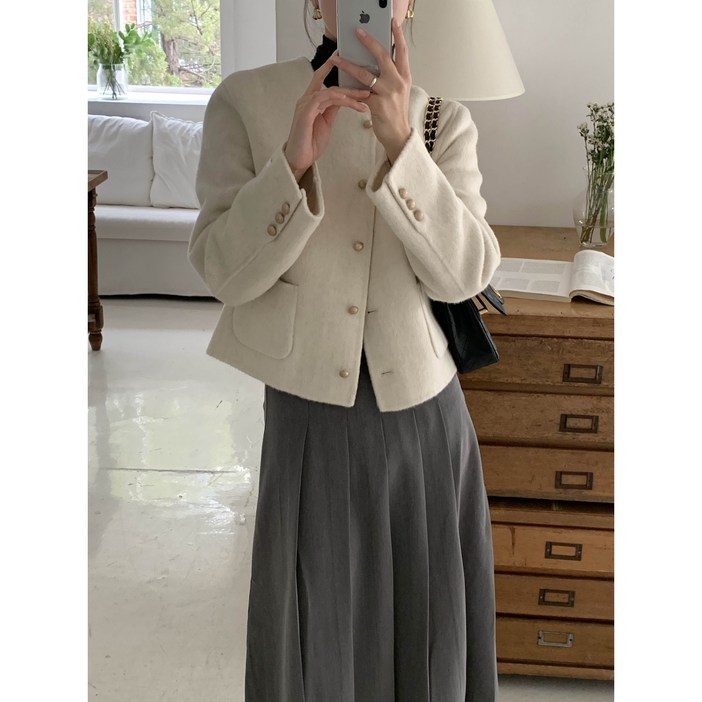 루어스룸 피넛 노카라 골드버튼 하객룩 숏코트 가디건 핸드메이드코트2color