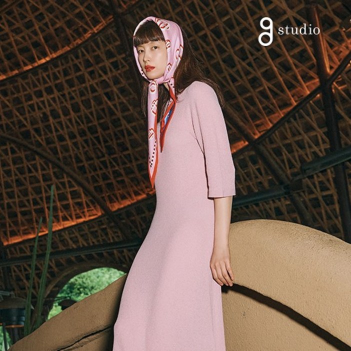 지스튜디오 25SS 썸머 홀가먼트 니트 원피스