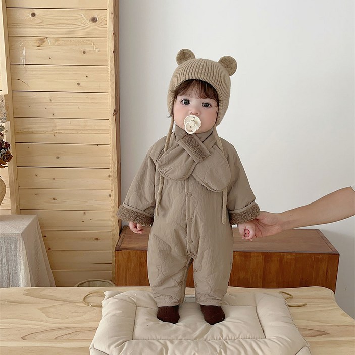 스타도어 유아용 따숩 보온 우주복  목도리 세트