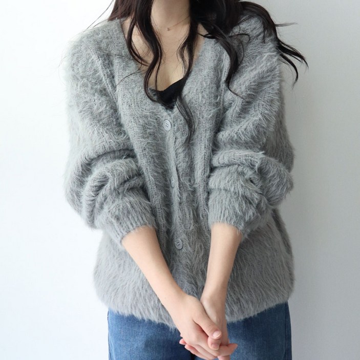 메리앤유 솜사탕 포근핏 페더리 V넥 퍼 니트 가디건 빅사이즈