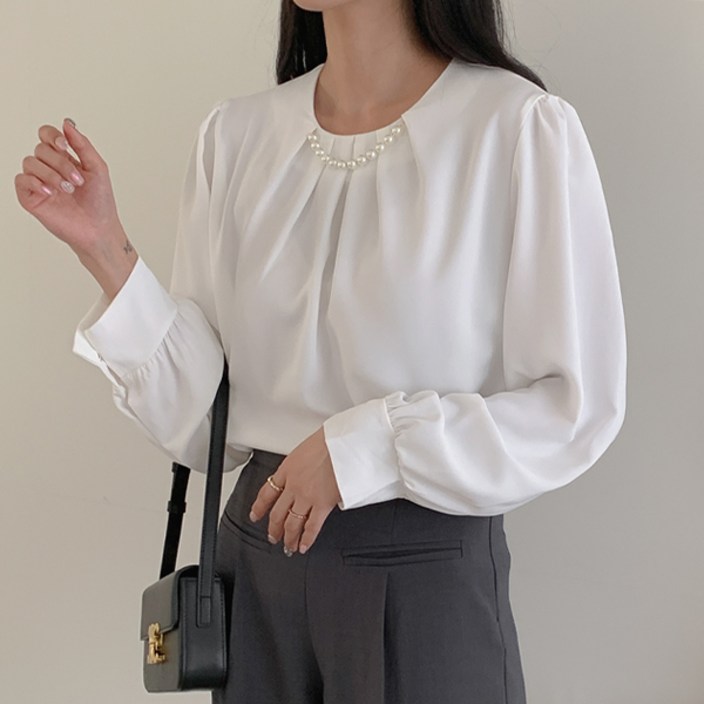 오버나인 여자 여성 펄 체인 디테일 셔링 셔츠 블라우스 오버나인 여자 여성 펄 체인 디테일 셔링 셔츠 블라우스