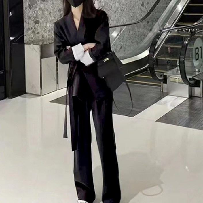 페이퍼먼츠 스타일리쉬 사선랩 루즈한 바지 정장 세트 06563 페이퍼먼츠 스타일리쉬 사선랩 루즈한 바지 정장 세트 06563