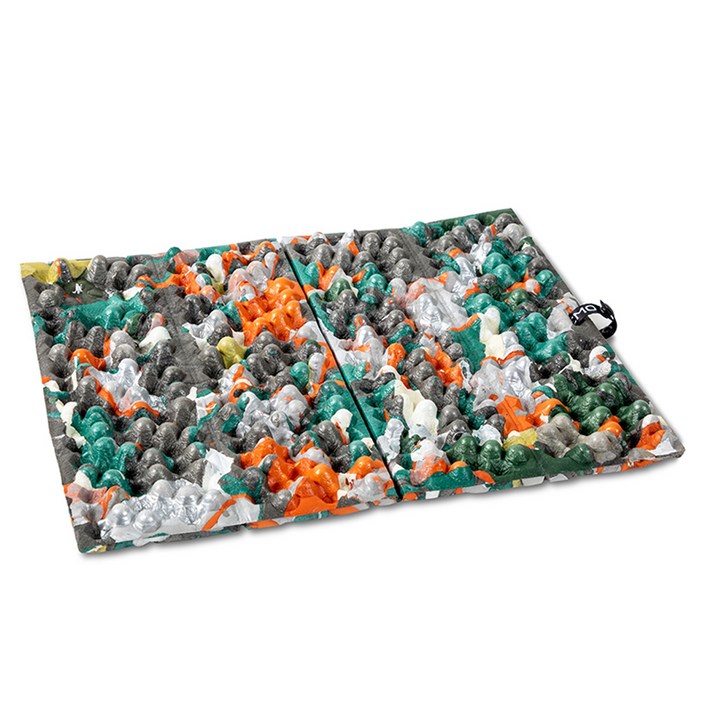 니모 치퍼 재활용 소재의 접이식 방석