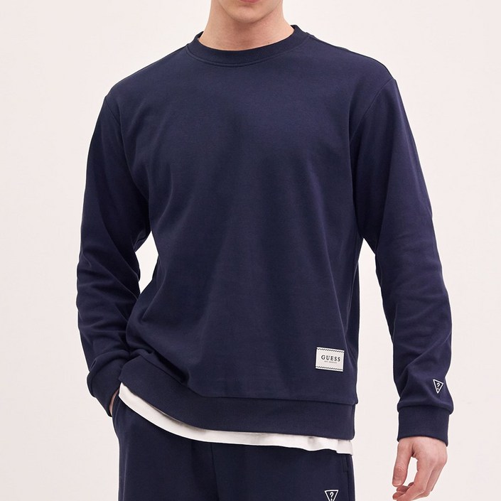 게스언더웨어 와펜 포인트 남성 맨투맨  네이비