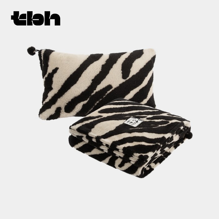 tbh PANDA POMPOM 자카드 플란넬 2in1 쿠션담요 차량용 무릎담요 사무실 낮잠 이불